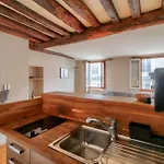 Charming Studio In The Heart Of Paris