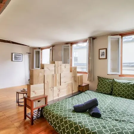 Apartment Charming Studio In The Heart Of Paris